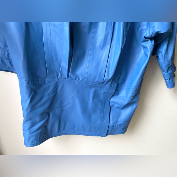 Vintage periwinkle blue leather batwing jacket - Picture 14 of 16